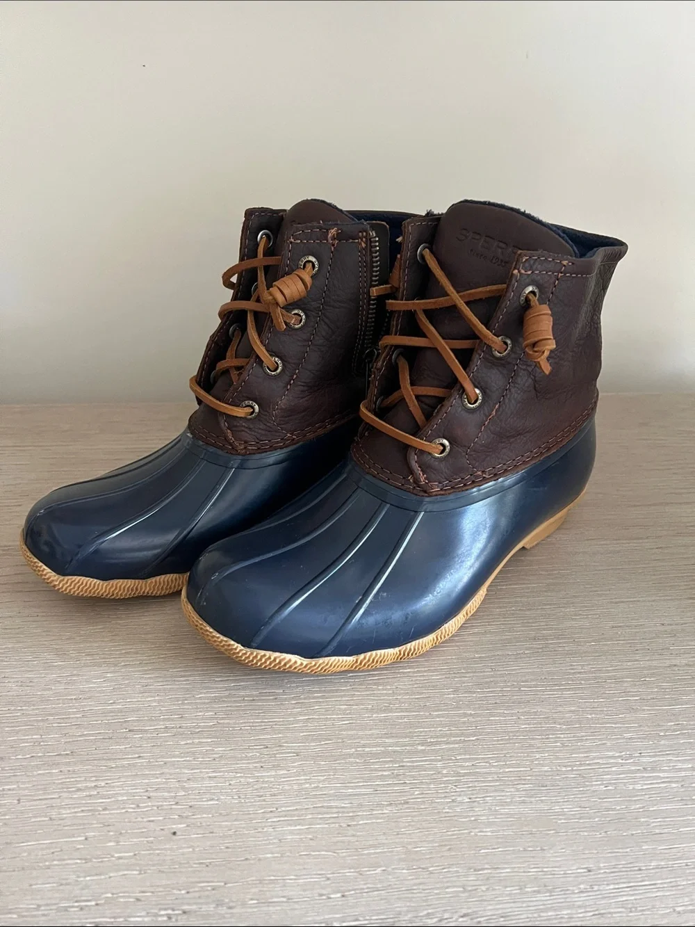 Women’s Sperry saltwater seasonal duck boot rain, boots size 6, navy and brown